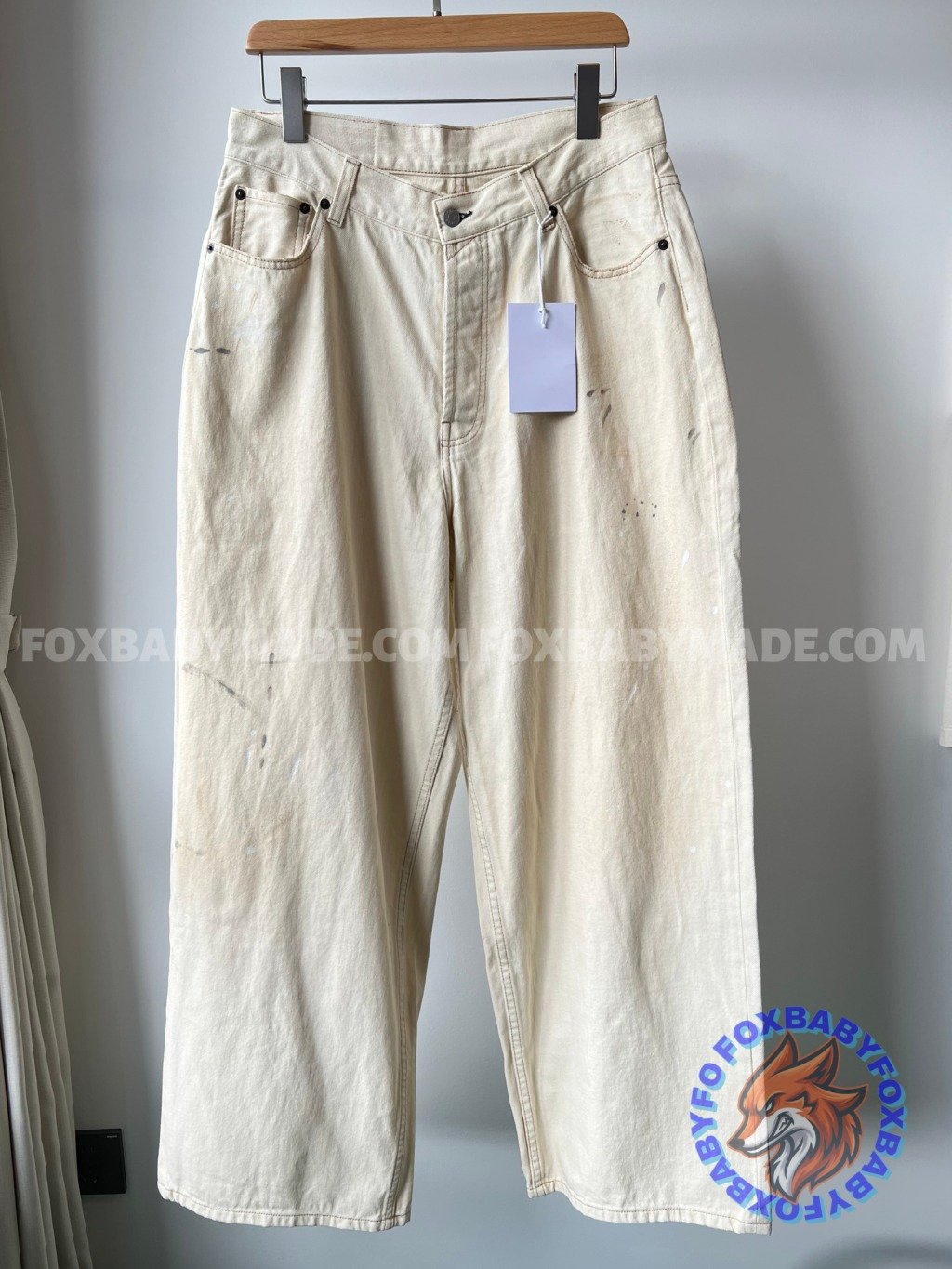 AC New 2023 classic baggy-fit wide-leg jeans in off-white tone